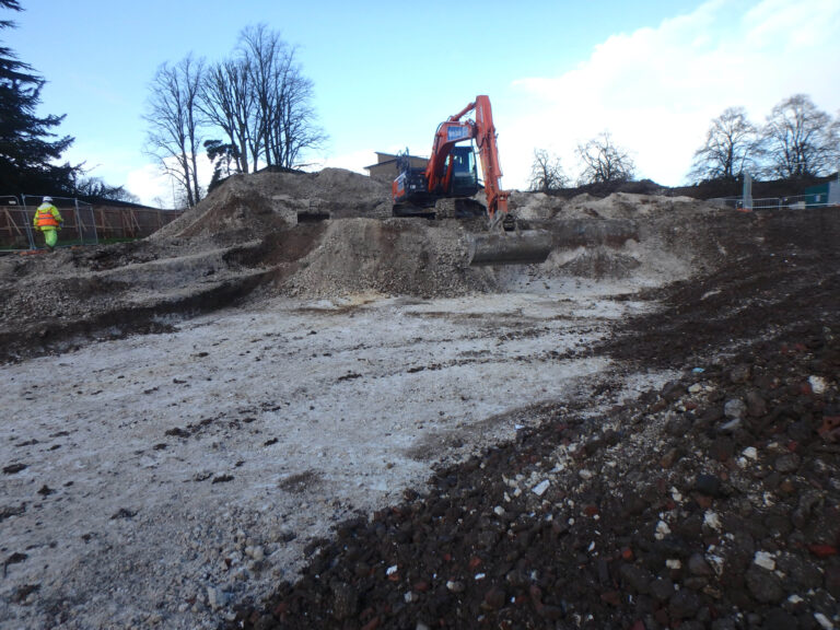 AY631 140026 768x576