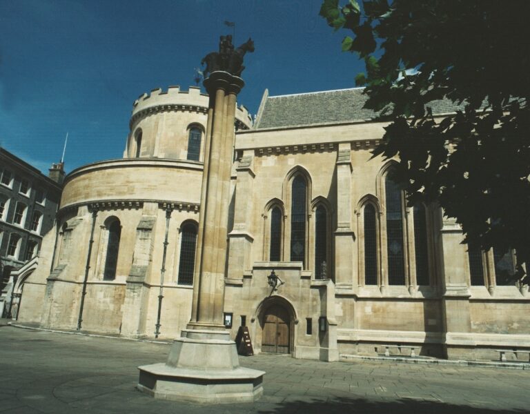 Temple church 768x600
